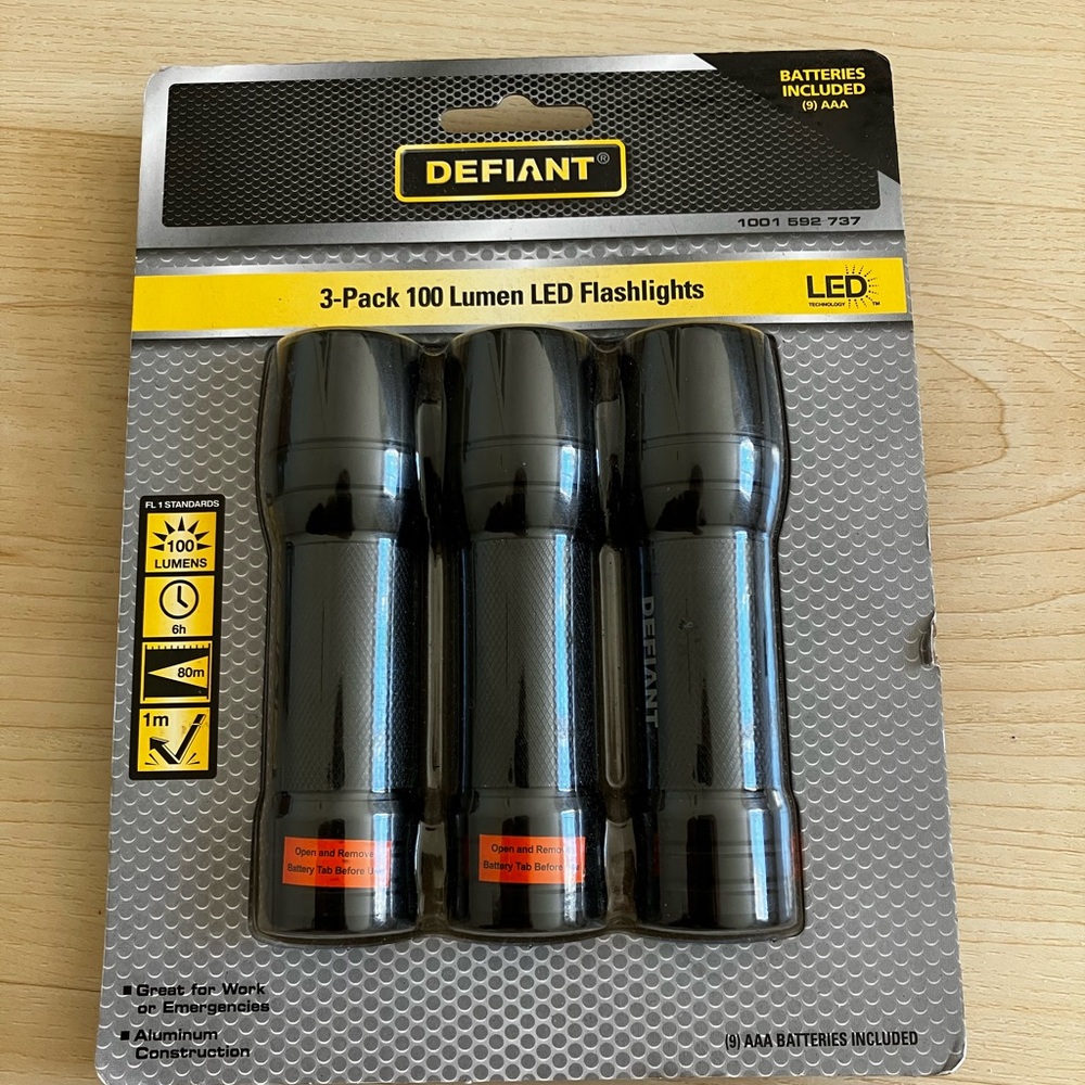 3 pack of LED flashlights
